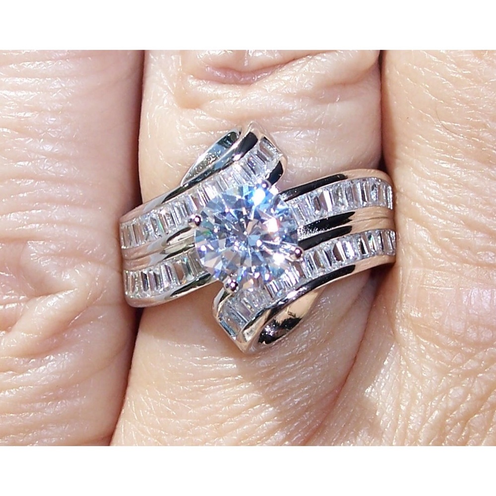 925 STERLING SILVER Cubic Zirconia Cocktail Twist Ring With Baguettes